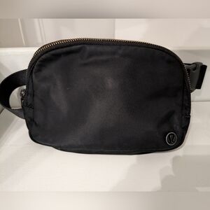 lululemon - Everywhere Belt Bag 1L